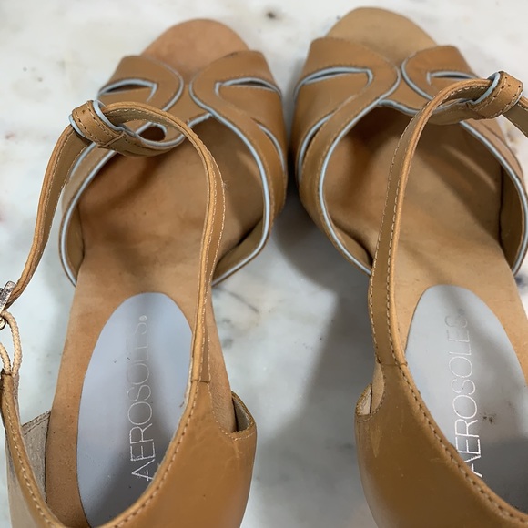 AEROSOLES TAN & LIGHT GRAY HEELS - SZ 6 B - Picture 12 of 14